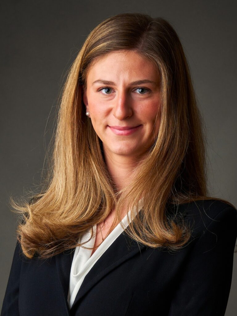 Biträdande jurist Filippa Åstrand, Advokatbyrån Familj & Försvar Sverige AB